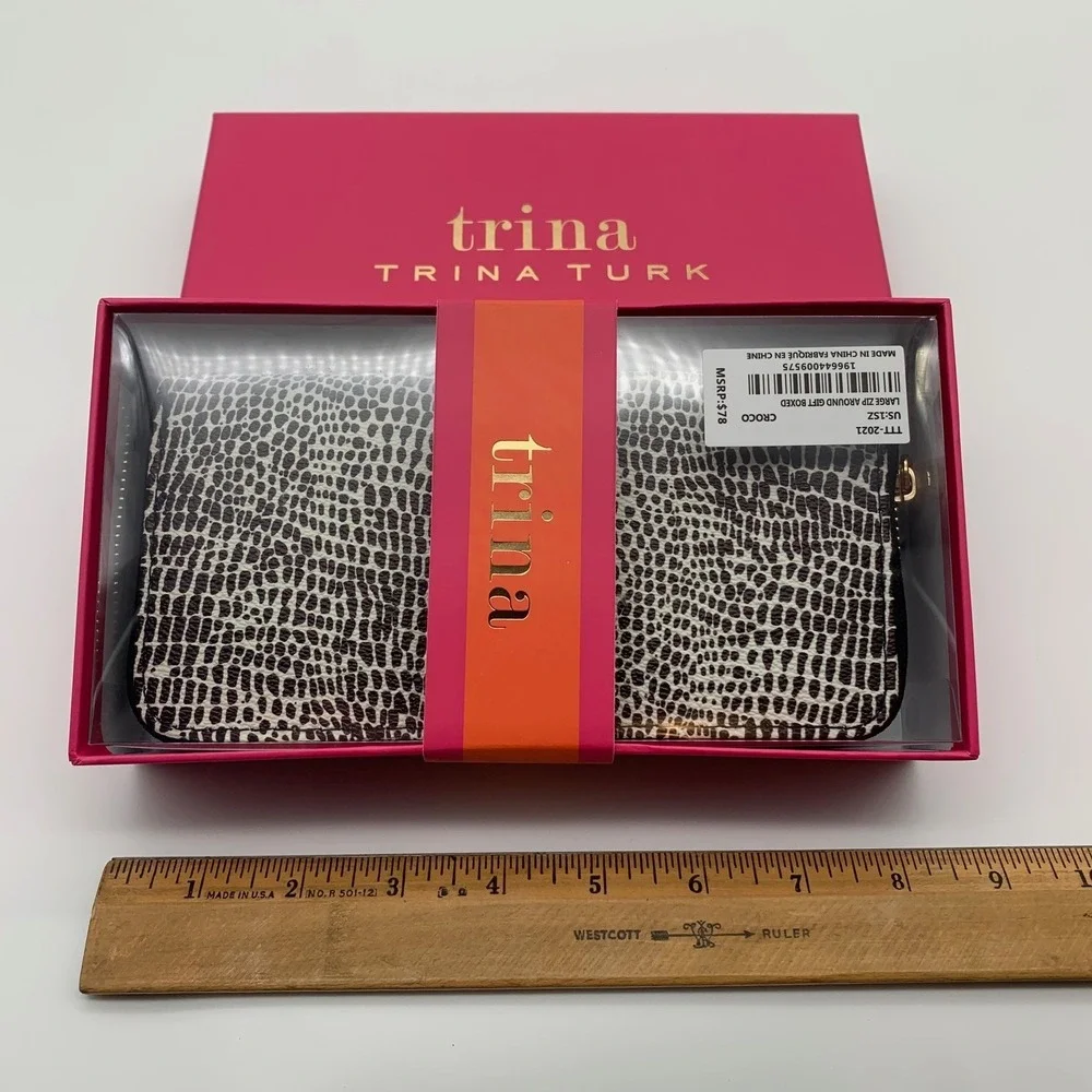 Trina Turk Wallet Womens Black White Croco Embossed Large Zip Around Gift Boxed‎